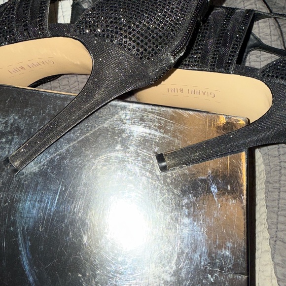 Gianni Bini Sharissah Heels | Black - Picture 9 of 10